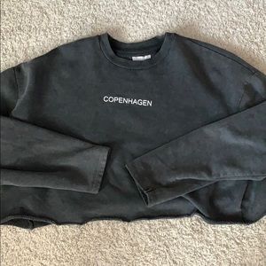 Cropped Copenhagen crewneck